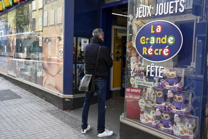 In front of a toy store, in Marseille, November 9, 2020.