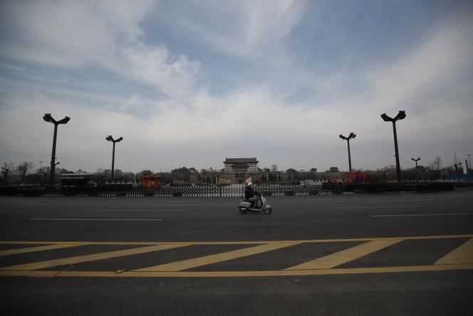 Nearly empty roads in Xi'an, north China's Shaanxi Province, December 28, 2021.