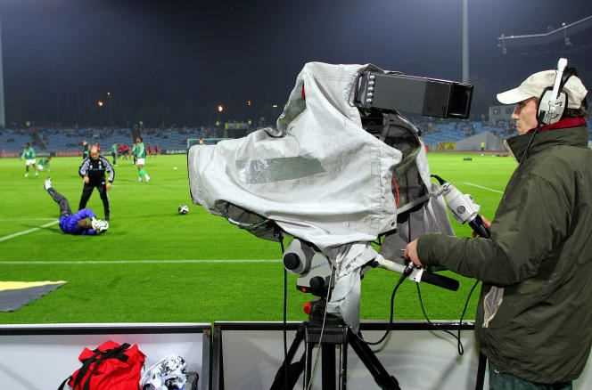 To broadcast 80% of Ligue 1 matches, Amazon offered only 250 million euros per year.
