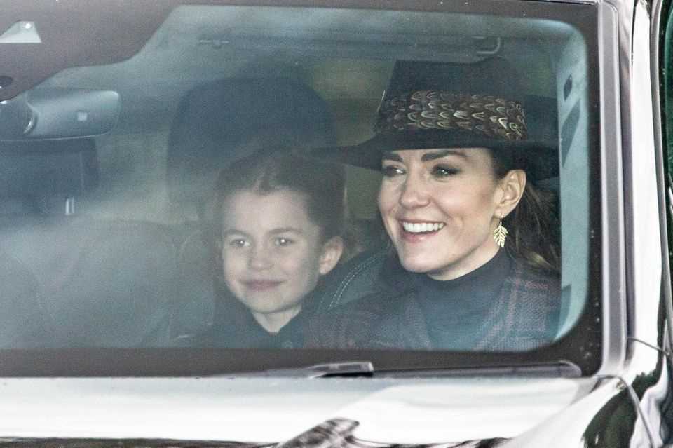Duchess Catherine with a new hat and coat