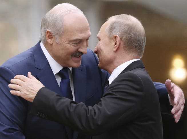 Die beiden Präsidenten Alexander Lukaschenko und Wladimir Putin bei einem Treffen im November 2017.