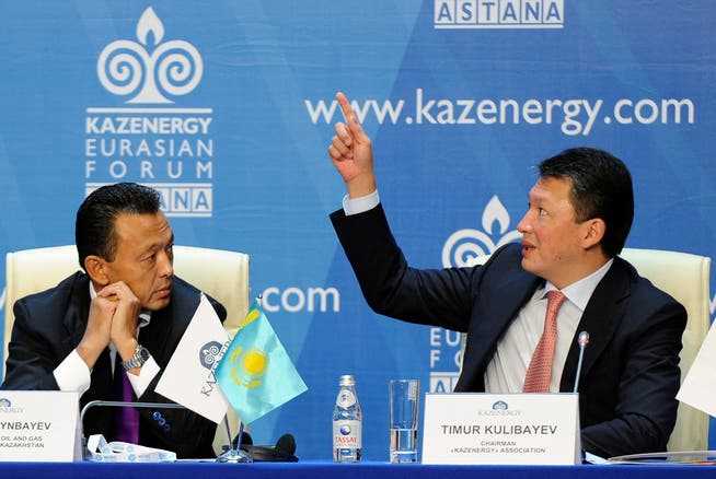 Nazarbayev's son-in-law, Timur Kulibajew (right), also maintains connections in Switzerland.