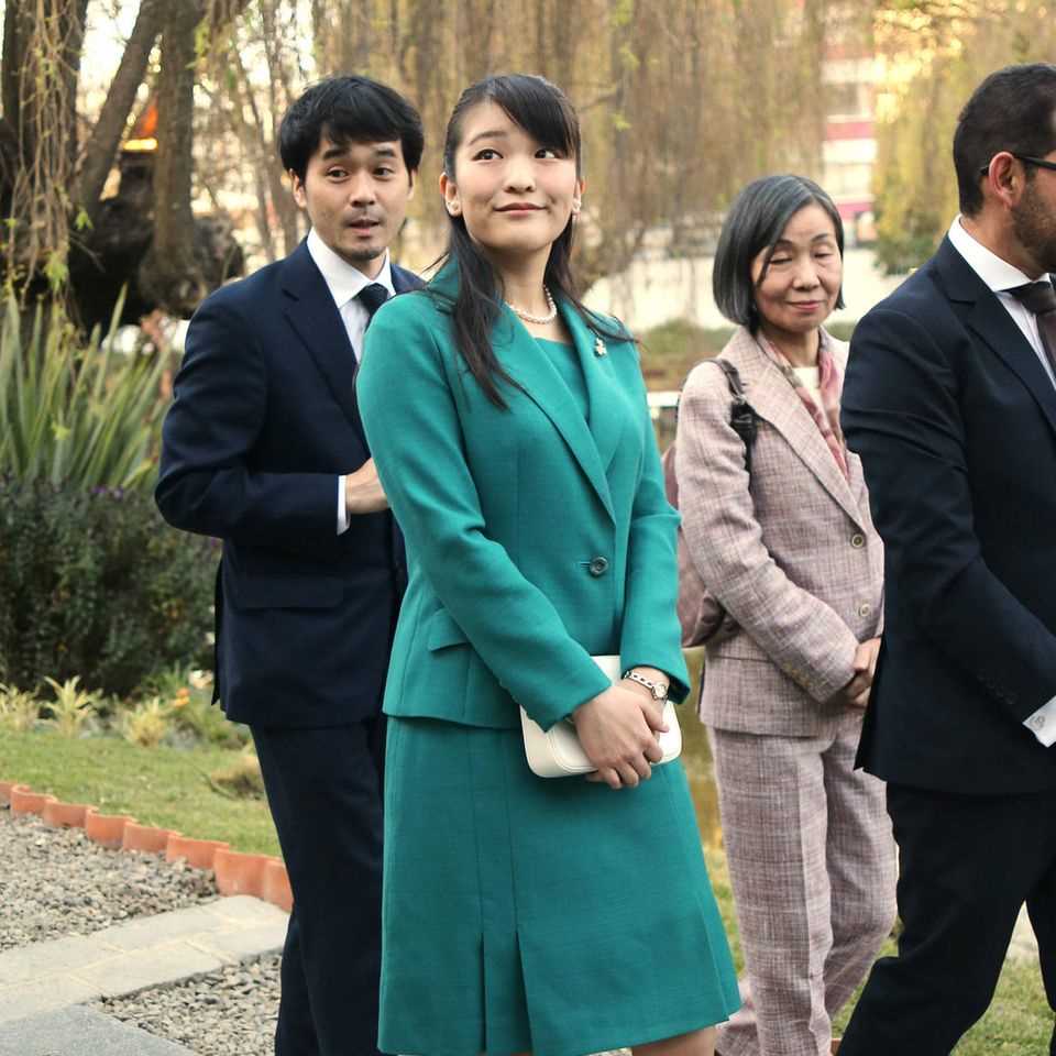 Princess Mako visiting the Japanese Garden in La Paz during her trip to Bolivia in mid-July 2019.