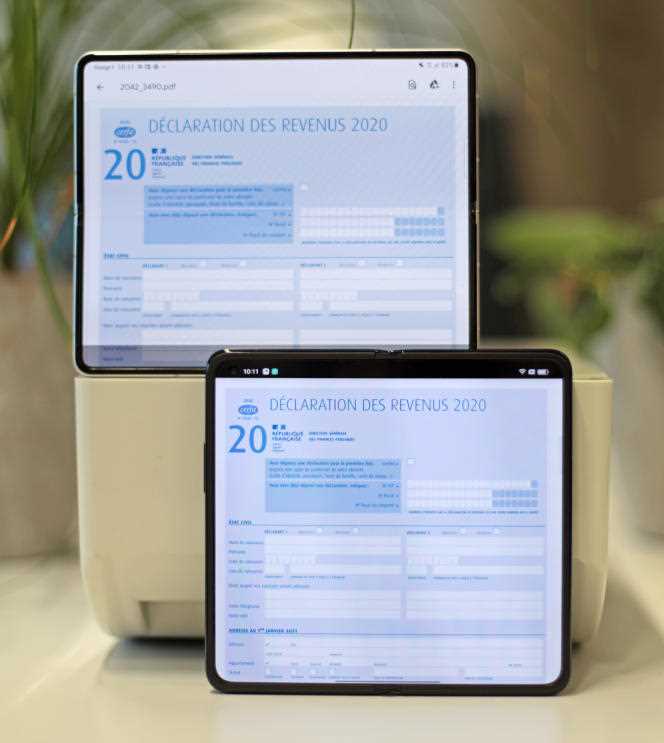 A4 documents are easy to read on the Oppo (below).  The Samsung (above) does not offer better readability: with the screen tilted in landscape mode, the document is admittedly a little more readable, but it seems truncated in the direction of the height.  If you switch it to portrait mode, the letters appear smaller than on the Oppo.