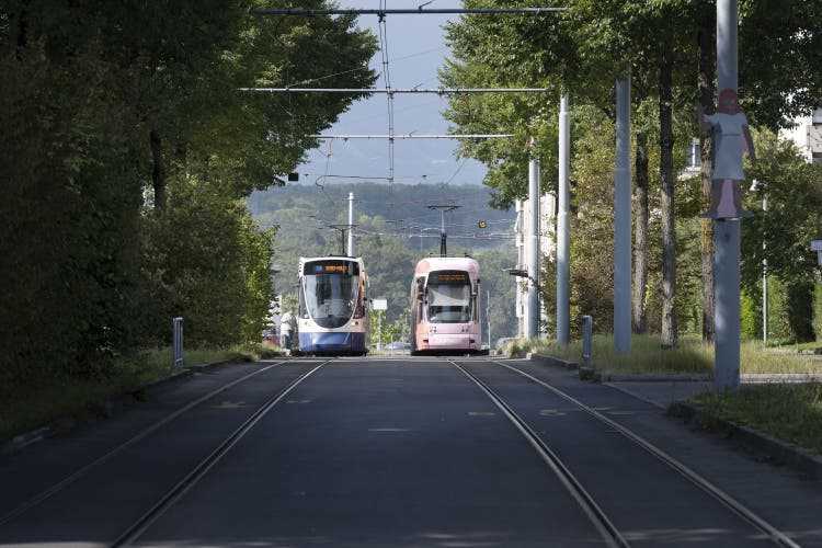 Meyrin can be easily reached by public transport - two tram lines lead to the Geneva agglomeration community. 