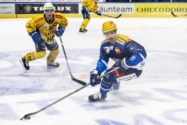 The ZSC Lions (pictured in front: Denis Malgin) win a home win against Davos.