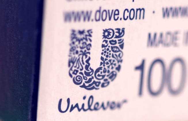 Der Konsumgüterkonzern Unilever baut Managementstellen ab.