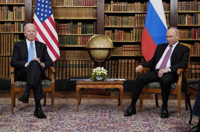 Joe Biden and Vladimir Poutin during an official meeting in Geneva, June 16, 2021.