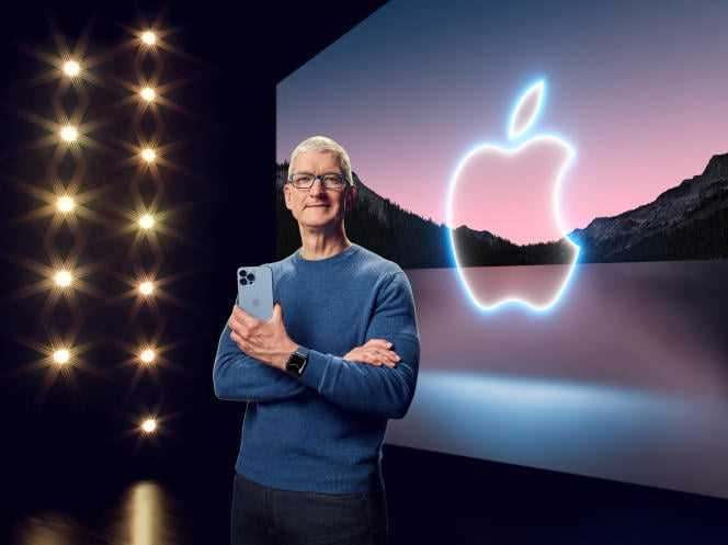 Apple CEO Tim Cook during a presentation at the company's headquarters in Cuppertino, Calif. On September 14, 2021.