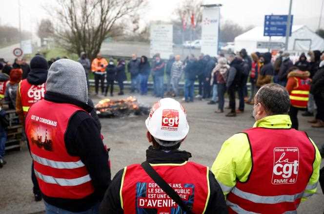 On the eve of an inter-union mobilization at EDF against government measures, the CGT organized a day of strike, Tuesday, January 25, for the wages of electricians and gas workers, in particular at the Cordemais coal plant (Loire-Atlantique) .