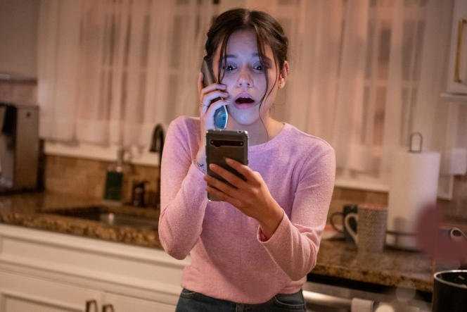 Tara (Jenna Ortega) in Scream (2022), by Matt Bettinelli-Olpin and Tyler Gillett.