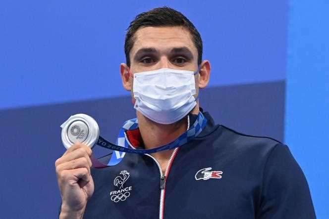 Florent Manaudou and his silver medal, at the Tokyo Olympics, August 1, 2021.