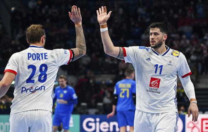 Valentin Porte and Nicolas Tournat after the victory of the Blues against Ukraine, Saturday January 15.
