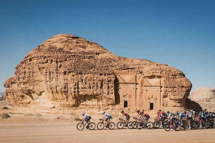 The peloton on Stage 1 of the Saudi Tour.