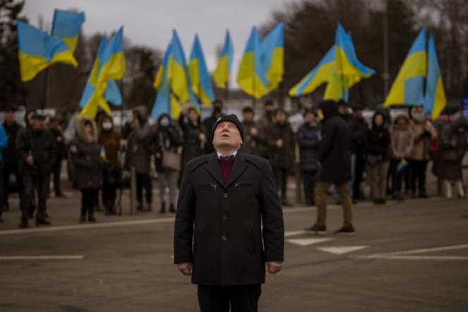 President Zelensky and Ukrainians gather to celebrate 