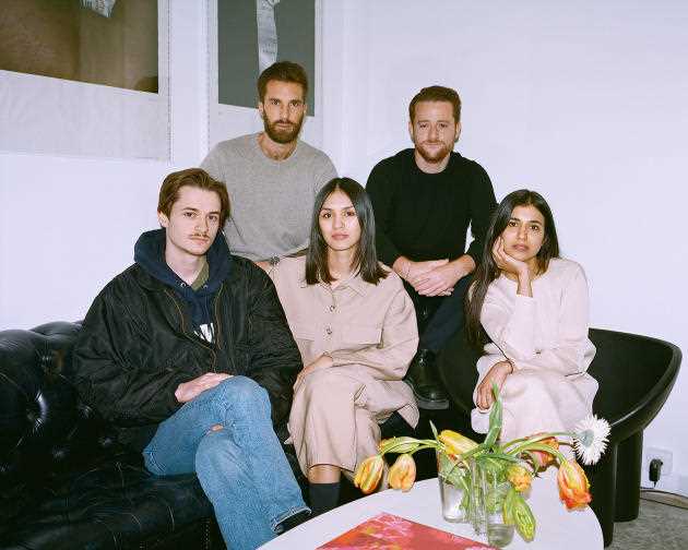From left to right and top to bottom, the entire start-up team, in Paris, February 4, 2022: Jérôme Vivier, Benjamin Chiche, Victor Mustin, Elise Horwitz and Rhita Cadi Soussi.