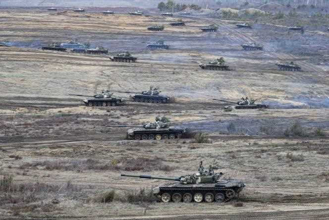 Tanks during joint military exercises between Russia and Belarus, February 19, 2022.