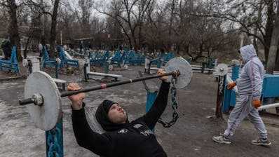In the Ukrainian capital of Kiev, life goes on as usual, despite the looming threat of war.  (Chris Mcgrath/Getty)