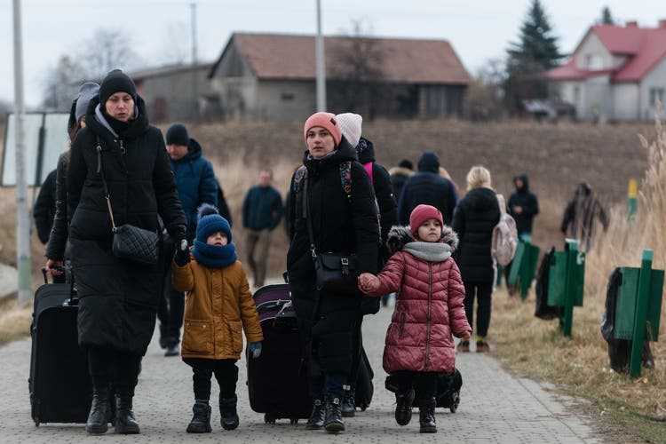 Numerous refugees from Ukraine arrive in Poland.