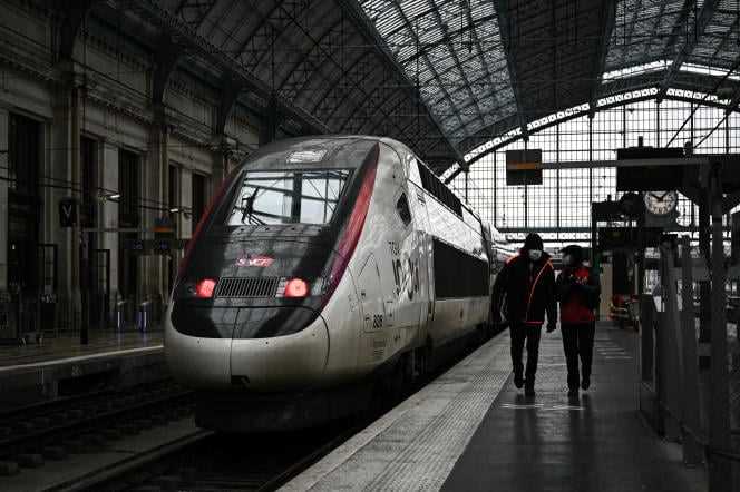 A TGV at Bordeaux station, November 25, 2021.