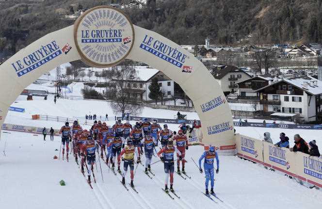 Departure of the mass start of cross-country skiing in classic style in Val di Fiemme (Italy), on January 3, 2022.