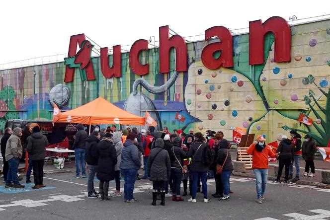 Social movement at Auchan, in Boulogne-sur-Mer (Pas-de-Calais), on December 2, 2021.