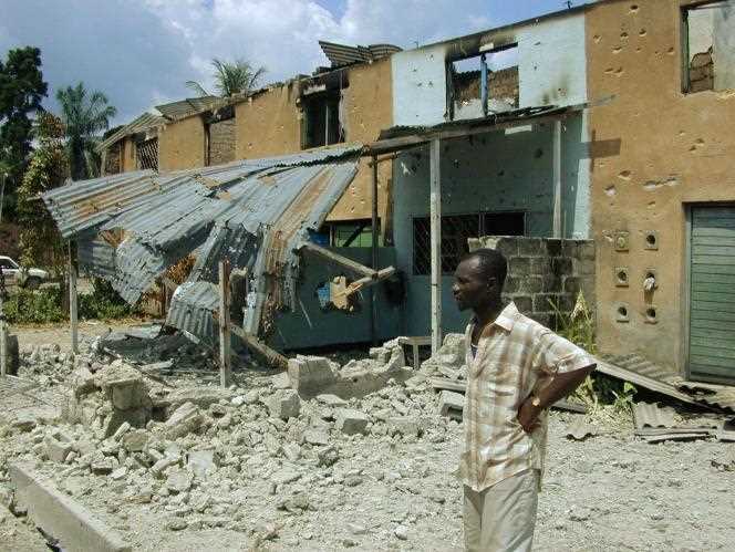 The Tshopo district, in Kisangani (Democratic Republic of Congo), destroyed after clashes between the Rwandan and Ugandan armies, June 11, 2000.