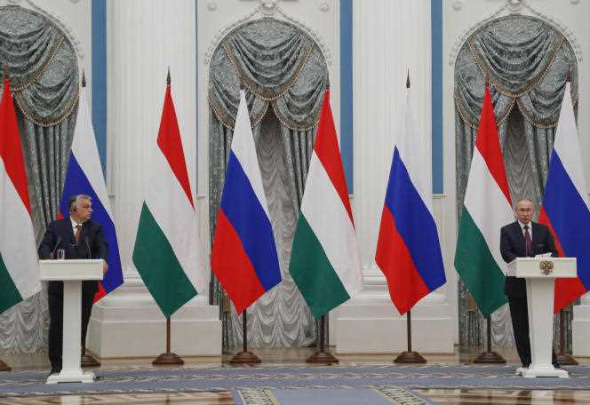 Hungarian President Victor Orban (left) and Russian President Vladimir Putin on February 1, 2022 at the Kremlin in Moscow.