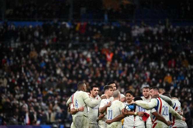 The players of the XV of France of rugby celebrate their victory against Italy (37-10), at the Stade de France, in Saint-Denis (Seine-Saint-Denis), on February 6, 2022.