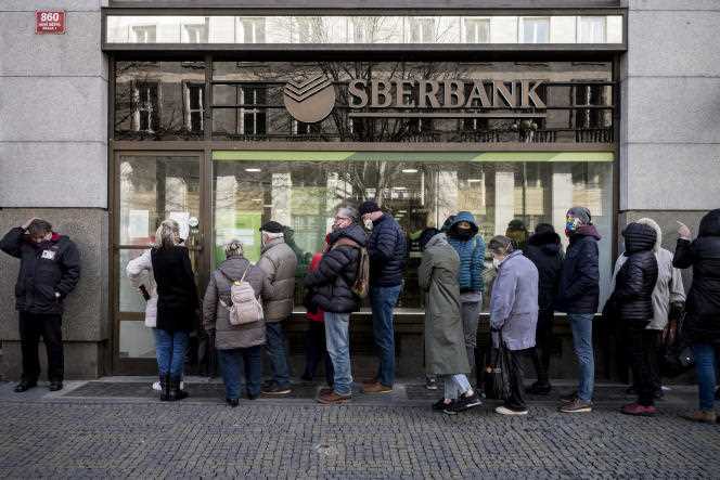 A queue outside a Sberbank branch in Prague on February 25, 2022.