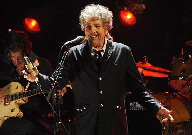Bob Dylan bei einem Konzert in Los Angeles am 12. Januar 2012. Im November soll ein neues Buch von ihm veröffentlicht werden, an dem er seit 2010 arbeitet.
