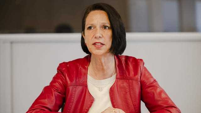Staatssekretärin Christine Schraner Burgener vor den Medien im Bundesasylzentrum Zürich am Sonntag. 
