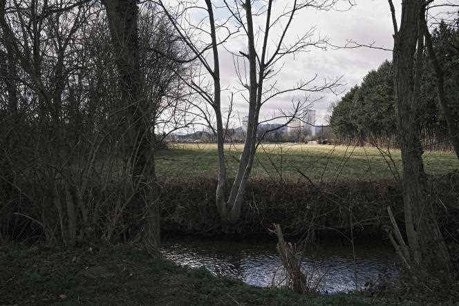 Le Bédat, a river on the plain of the same name located on the edge of the northern working-class districts.  Difficult to reach on foot, this plain is little frequented, but walking paths will be laid out there, Clermont-Ferrand, 17 February.