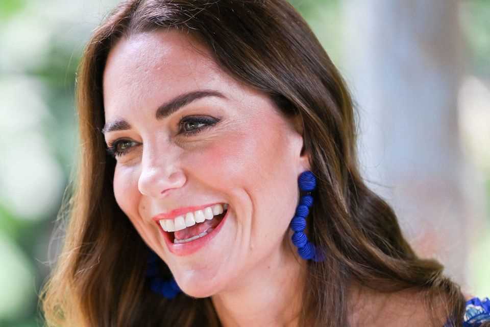 Duchess Catherine's earrings come from the French label Sézane. 