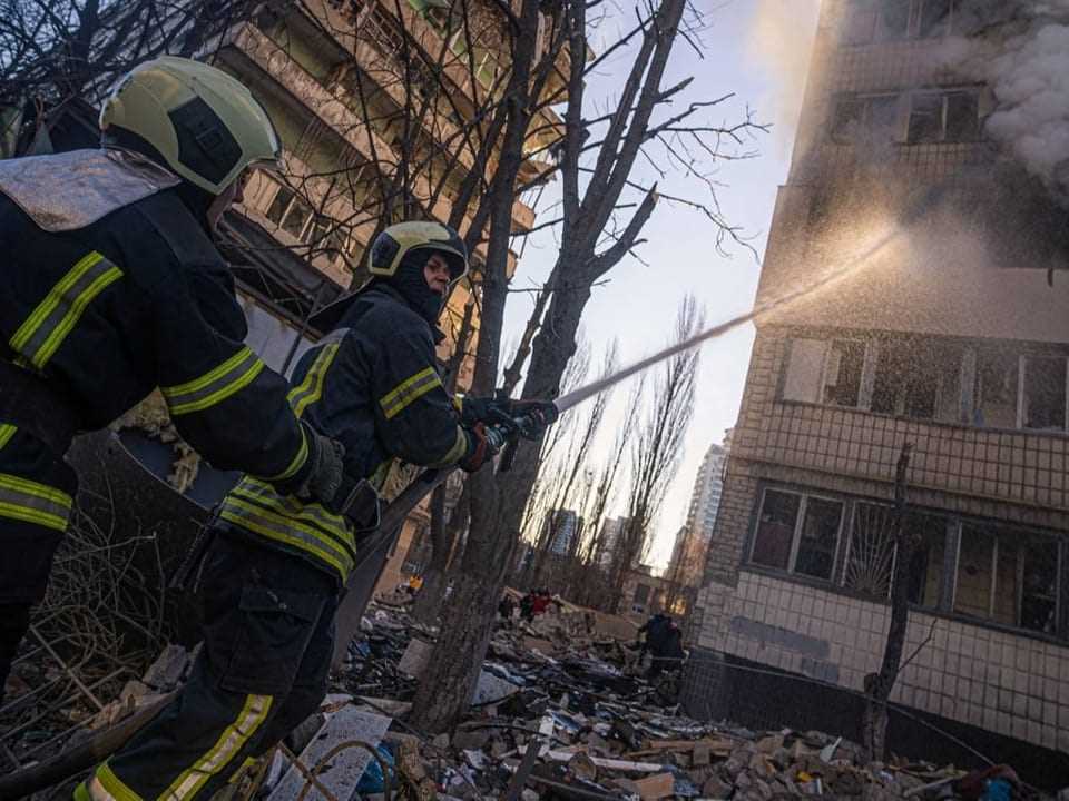 Another residential building in Kyiv has come under fire.