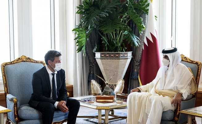 Der deutsche Wirtschaftsminister Robert Habeck auf heikler Mission im Golfemirat und Petrostaat Katar.