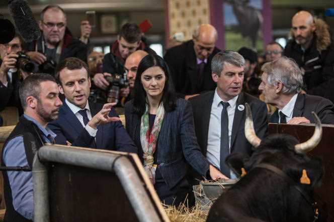 Audrey Bourolleau with Emmanuel Macron, during the visit of the candidate of En Marche!  at the Agricultural Show, March 1, 2017.