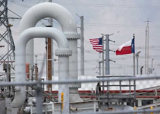 Die USA geben grosse Mengen Rohöl frei (Bild: Öl-Pipeline in Freeport im Gliedstaat Texas).