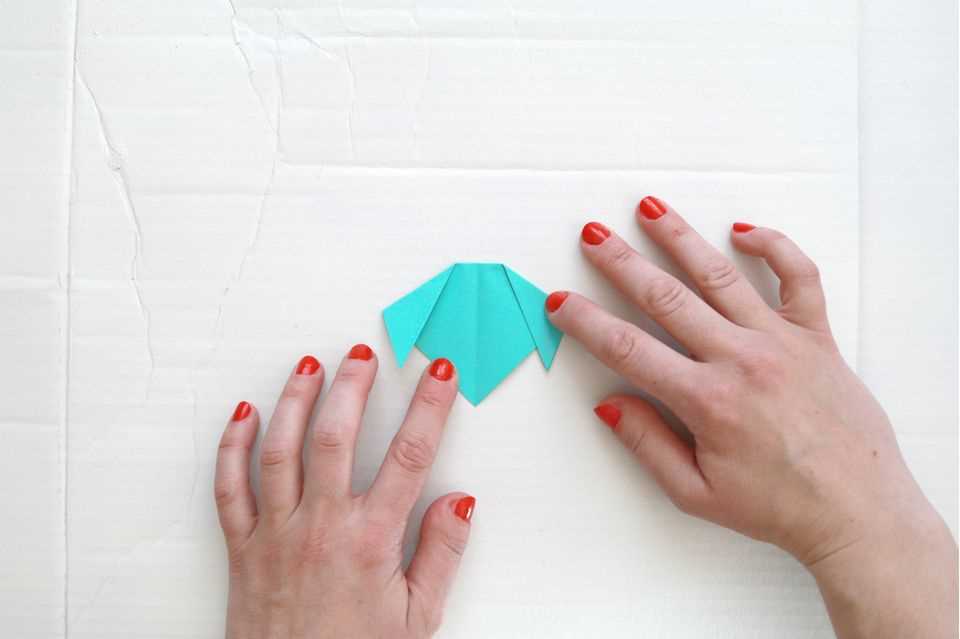Origami animals: fold the dog Step 4