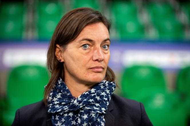The coach of the French women's football team, Corinne Deacon.