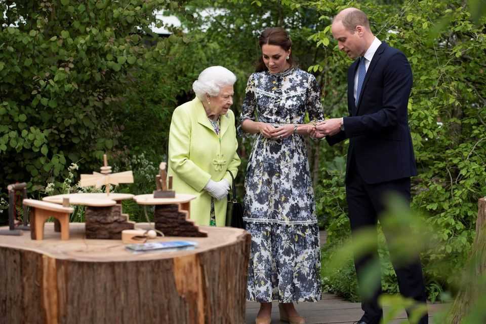 Queen Elizabeth, Duchess Catherine and Prince William on May 20, 2019.
