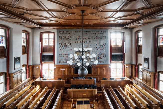 The council chamber has occupied the first and second floors since 1831.  With the planned intermediate ceiling, the original condition is restored.
