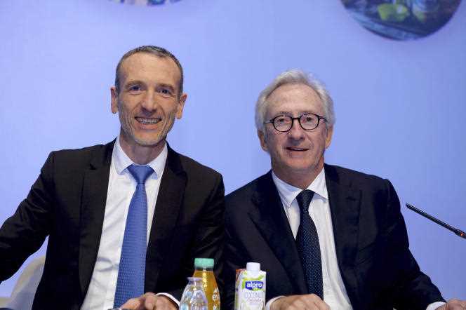 The former bosses of Danone, Emmanuel Faber and Franck Riboud, in Paris, in April 2017. 