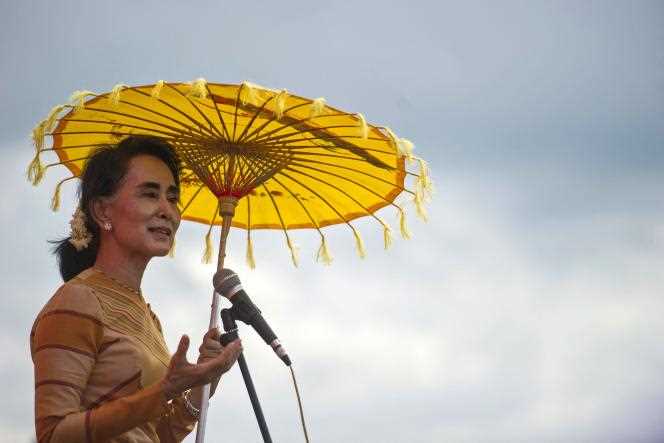 On September 5, 2015, National League for Democracy Chairperson Aung San Suu Kyi delivers a speech during a voter education campaign in Hsiseng Township, Shan State.