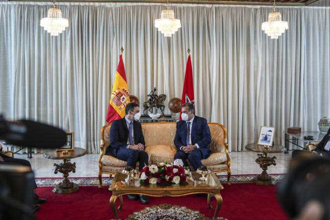 Spanish Prime Minister Pedro Sanchez and his Moroccan counterpart Aziz Akhannouch in Rabat on April 7, 2022.
