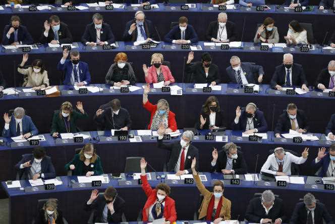 “The European Parliament has decided to step up the pace, by voting on April 5 in favor of pay transparency” (Photo: the European Parliament, April 5).