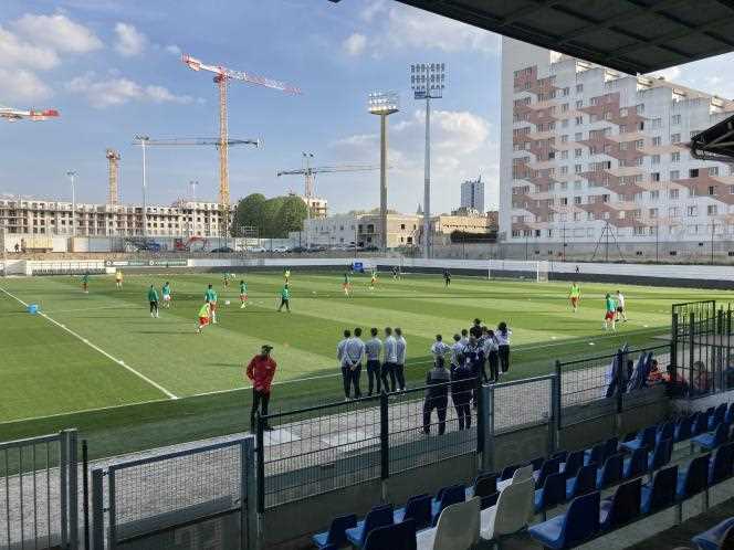 Currently being renovated, the Bauer stadium in Saint-Ouen is home to the Red Star team, which plays in the National (3rd division).  The club is about to be acquired by the American investment fund 777 Partners. 
