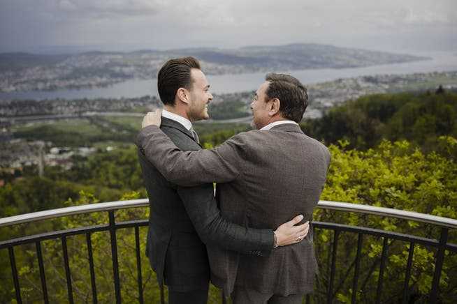 Fabian and Giusep Fry look down on the city: Is there possibly a buyer for their hotel down there?