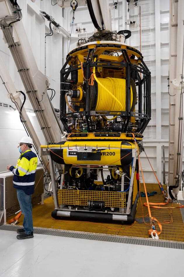 The “Aurora” probe can dive to a depth of 3,000 meters in order to check the laying of cables on the seabed.  In Charleston, South Carolina, on April 4, 2022.