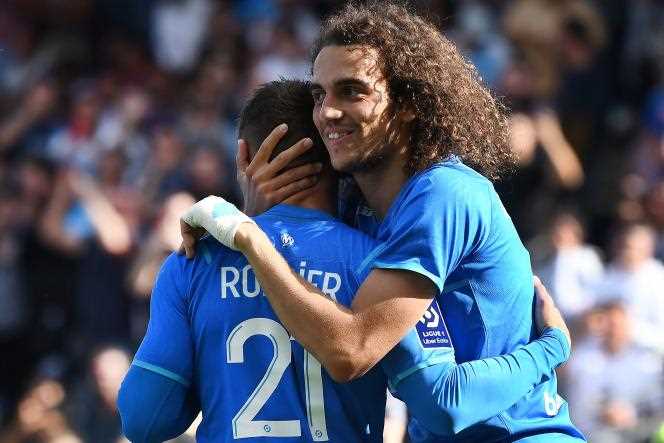OM midfielder Mattéo Guendouzi (right) celebrates his goal in Lorient with his teammate Valentin Rongier, Sunday May 8, at the Moustoir stadium. 